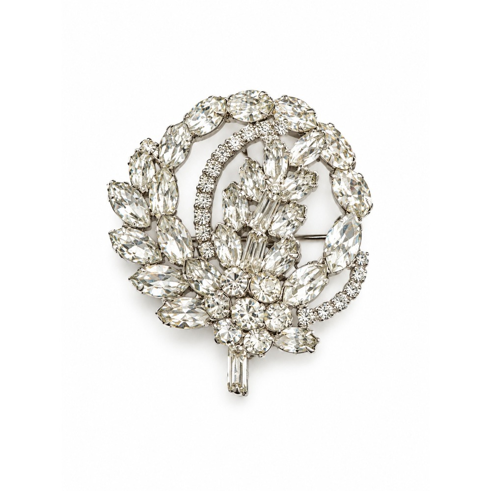 Vintage 1950s Rhinestone Floral Wreath Brooch‎ Silver Tone Crystal Statement